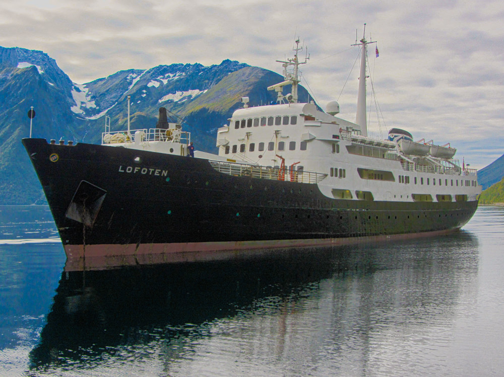 Taking a Hurtigruten cruise along Norway