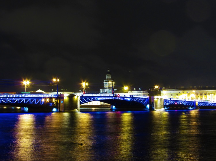 Of course the last “photo of the day” from St Petersburg will be at night