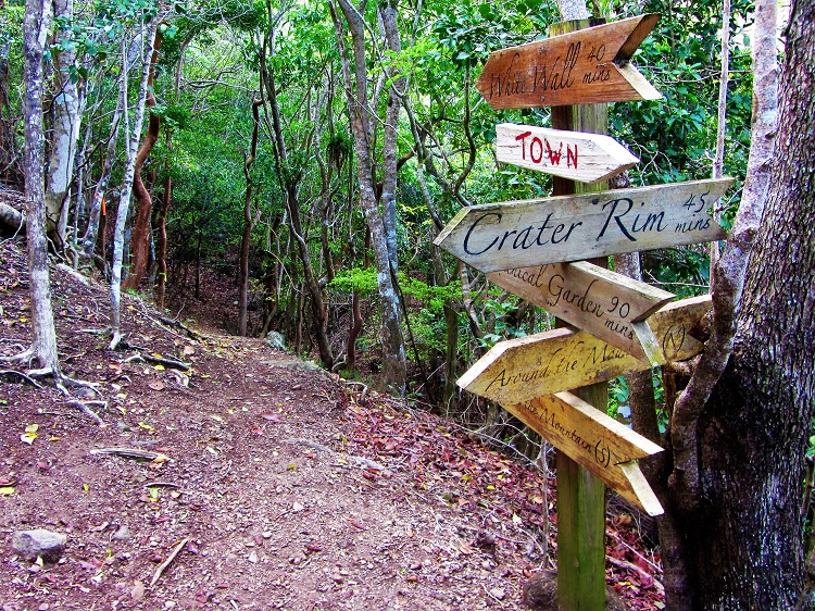 WHich way do I go when hiking on Statia?